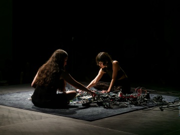 Audiovisionen Huerta Ensamble (Concepción Huerta + Daniela Huerta) + Gibrana Cervantes